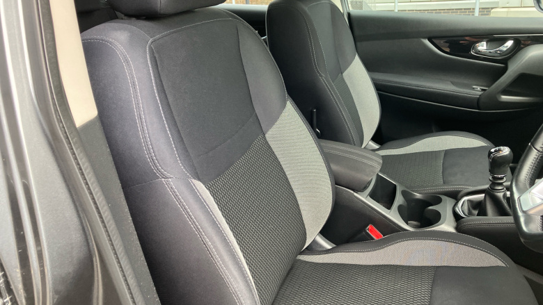 Nissan Qashqai 1.2 DiG-T Acenta 5dr Petrol Hatchback